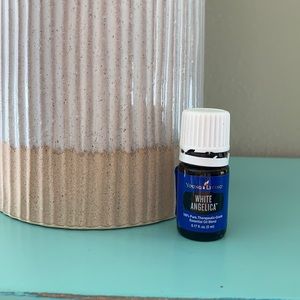 YOUNG LIVING WHITE ANGELICA ESSENTIAL OIL